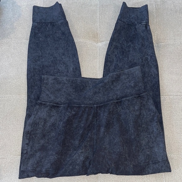 Athleta Charcoal Joggers - Picture 1 of 6